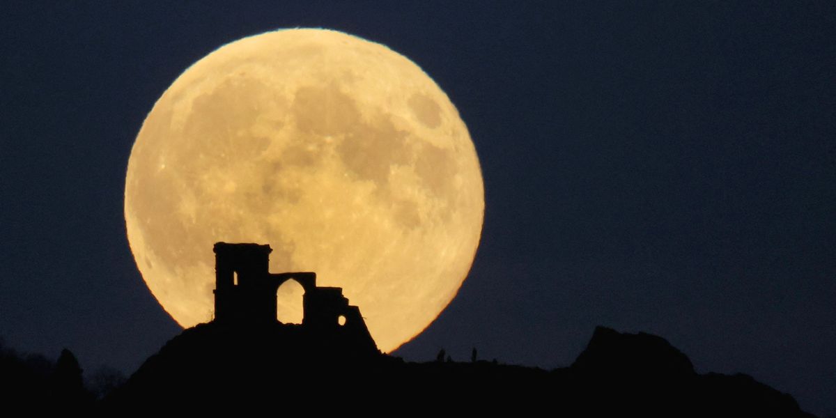 NextImg:Britons left awestruck as rare supermoon dazzles stargazers across the UK