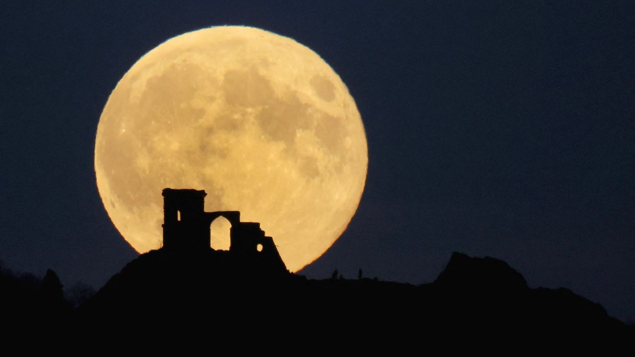 Supermoon in Mow Cop
