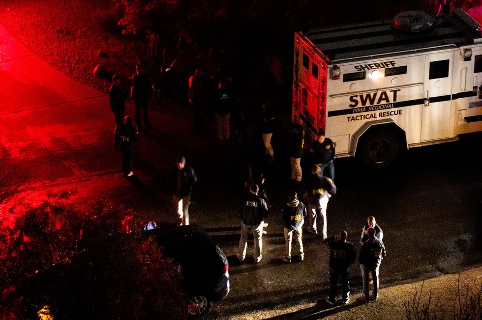 Swat police and FBI agents deployed in Tuscon