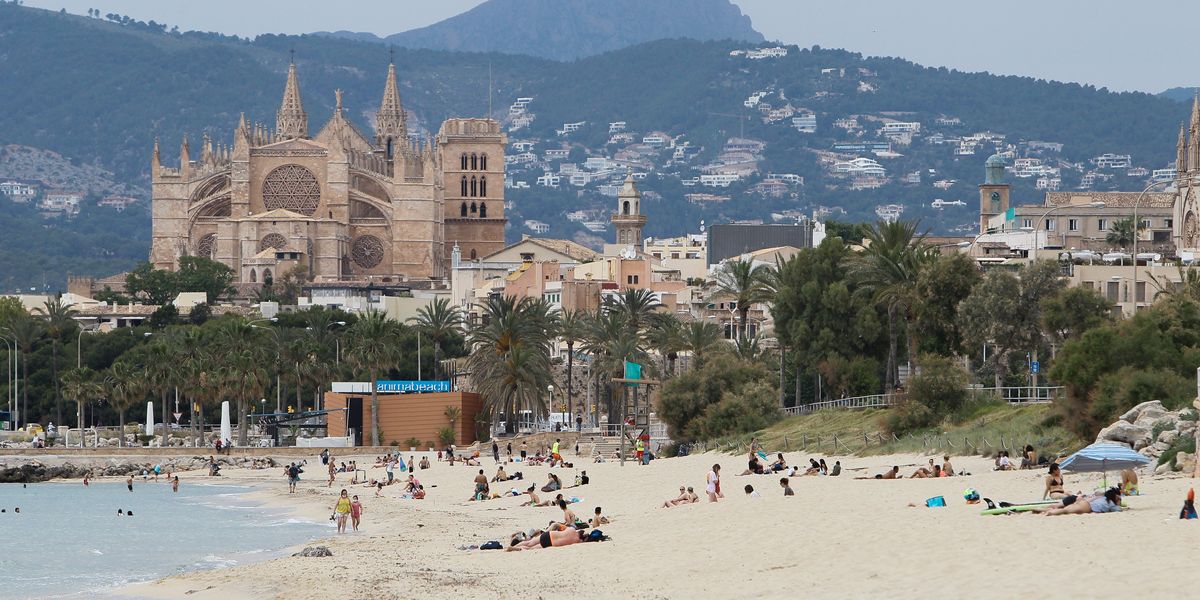 NextImg:Majorca left EMPTY as British tourists take revenge: 'Please come back - we are missing you!'