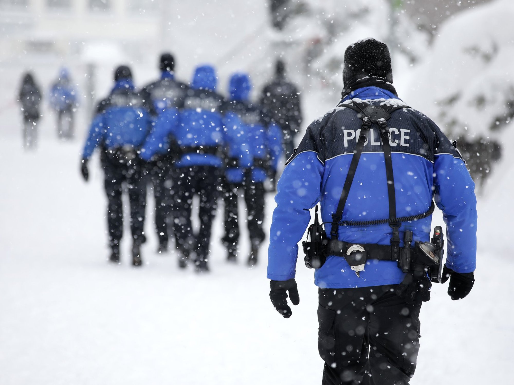 Swiss police snow