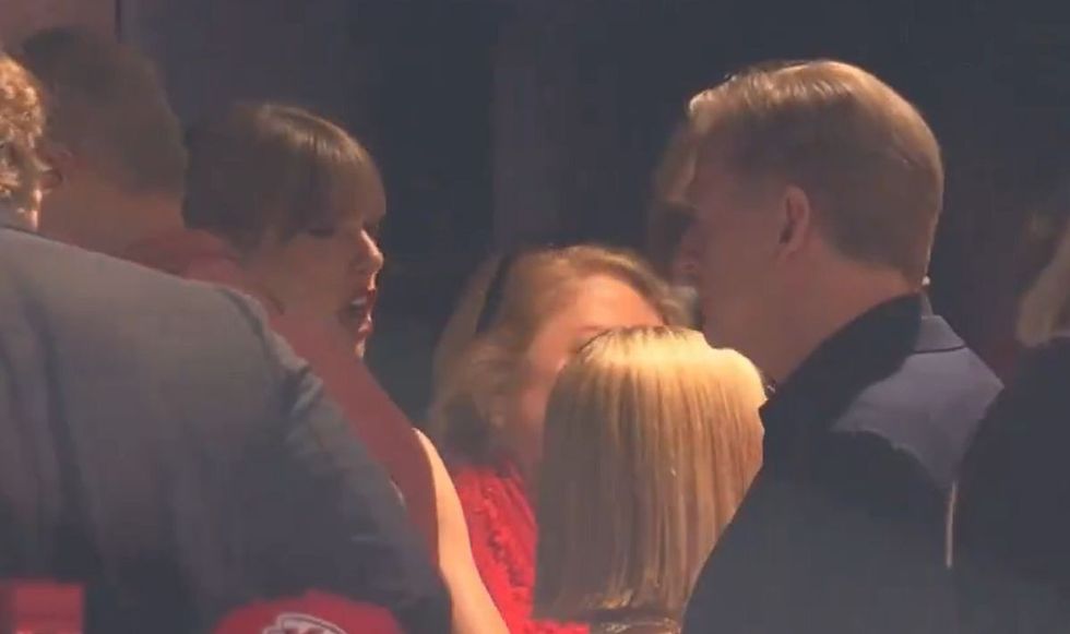 Taylor Swift spoke with NFL commissioner Roger Goodell