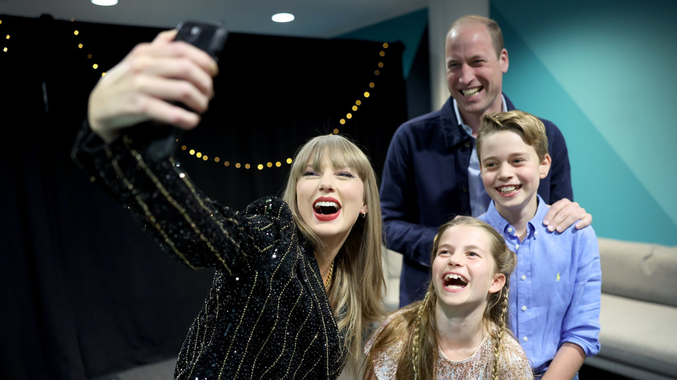 Taylor Swift takes selfie with Prince William, Prince George and Princess Charlotte