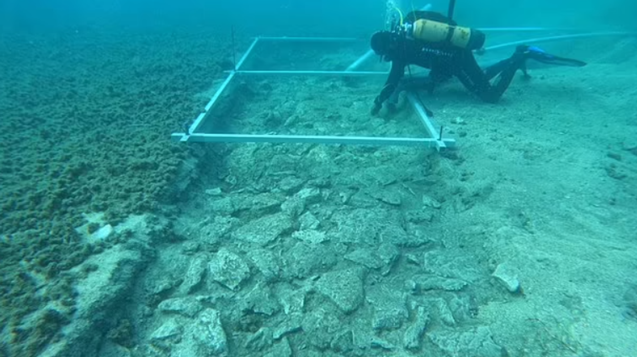 Team underwater in Hvar