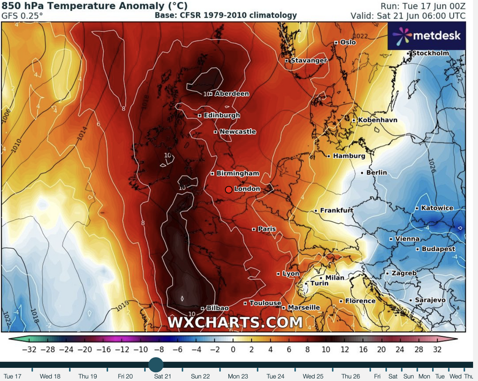 Temperature anomaly weather map shows \u200bBritain will bake under extreme heat by the weekend