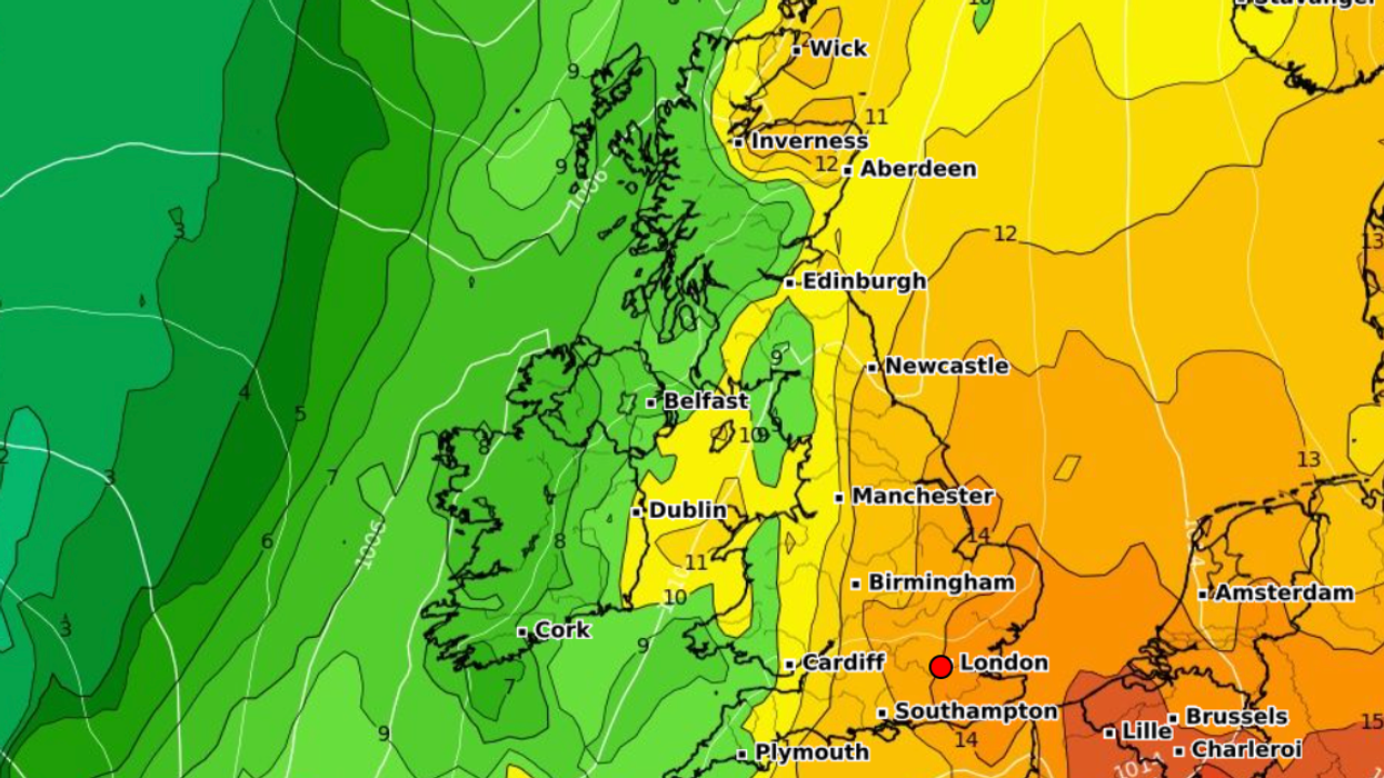 UK hot weather: Heatwave 'building' with temperatures to hit 31C amid 'strong sunshine'