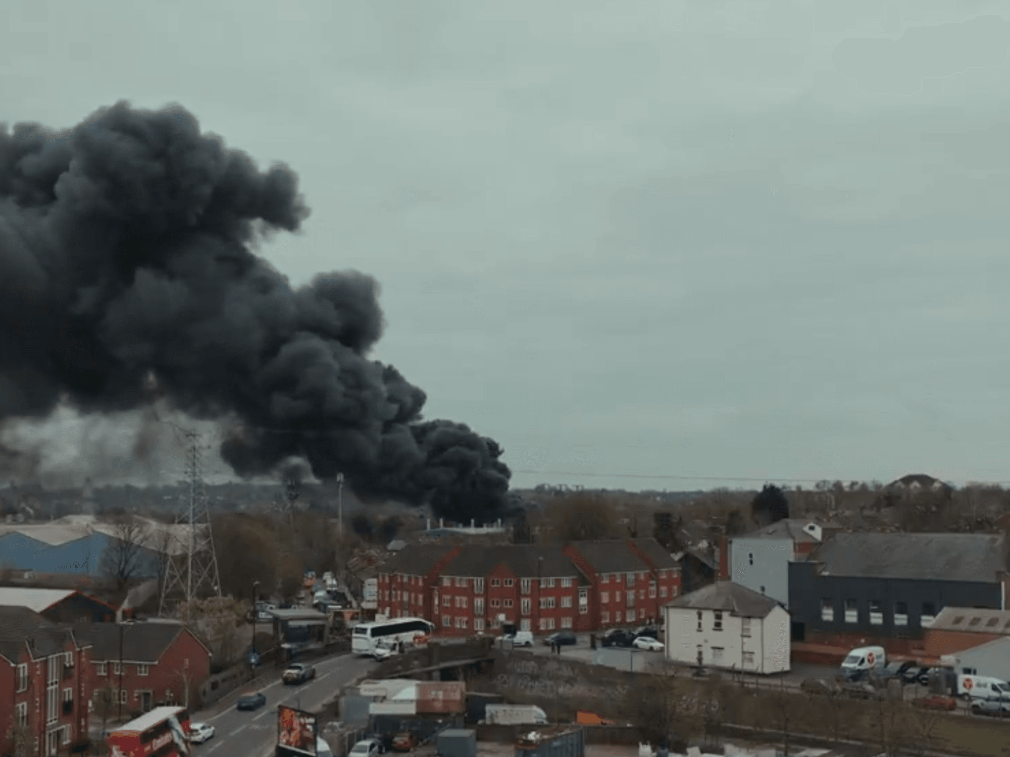 Terrifying fire rips through Birmingham industrial estate: 'Avoid the area!'