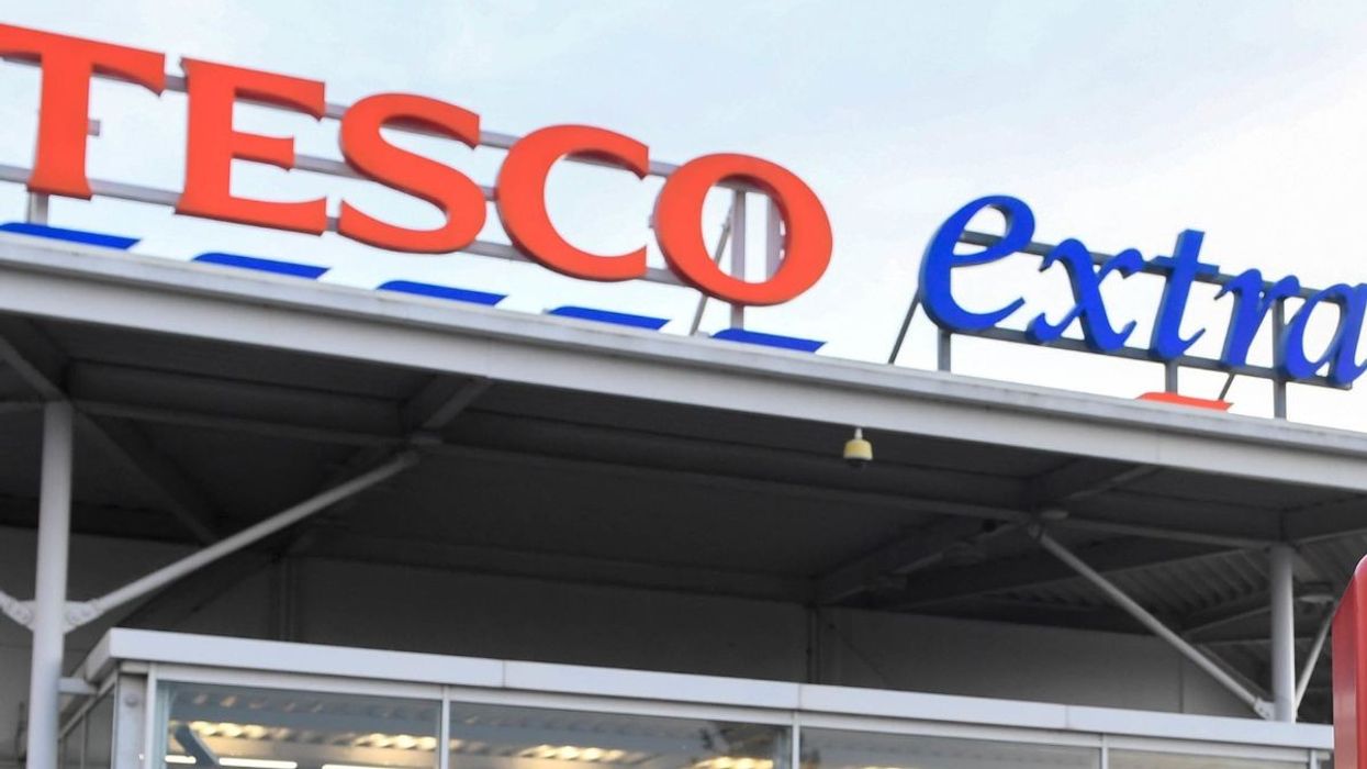 Tesco extra sign