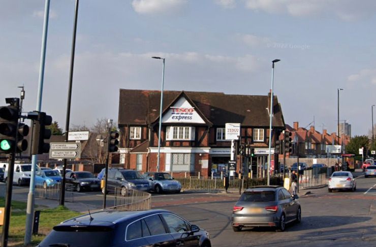Tesco, Hanworth Road