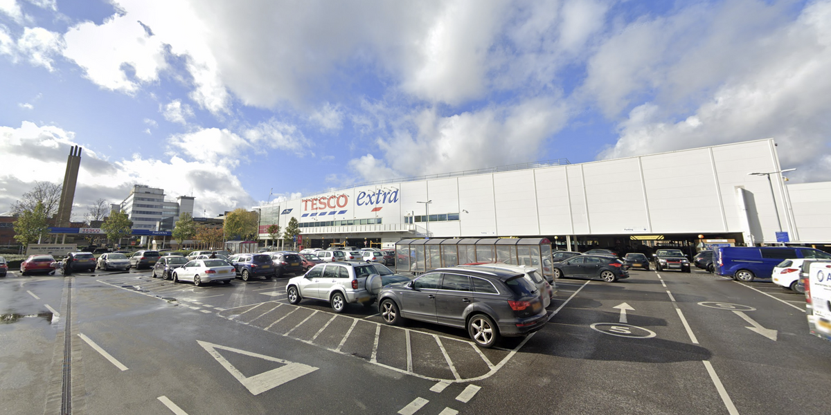 NextImg:Tesco thief drags woman to the floor before snatching her handbag, mobile phone and cash