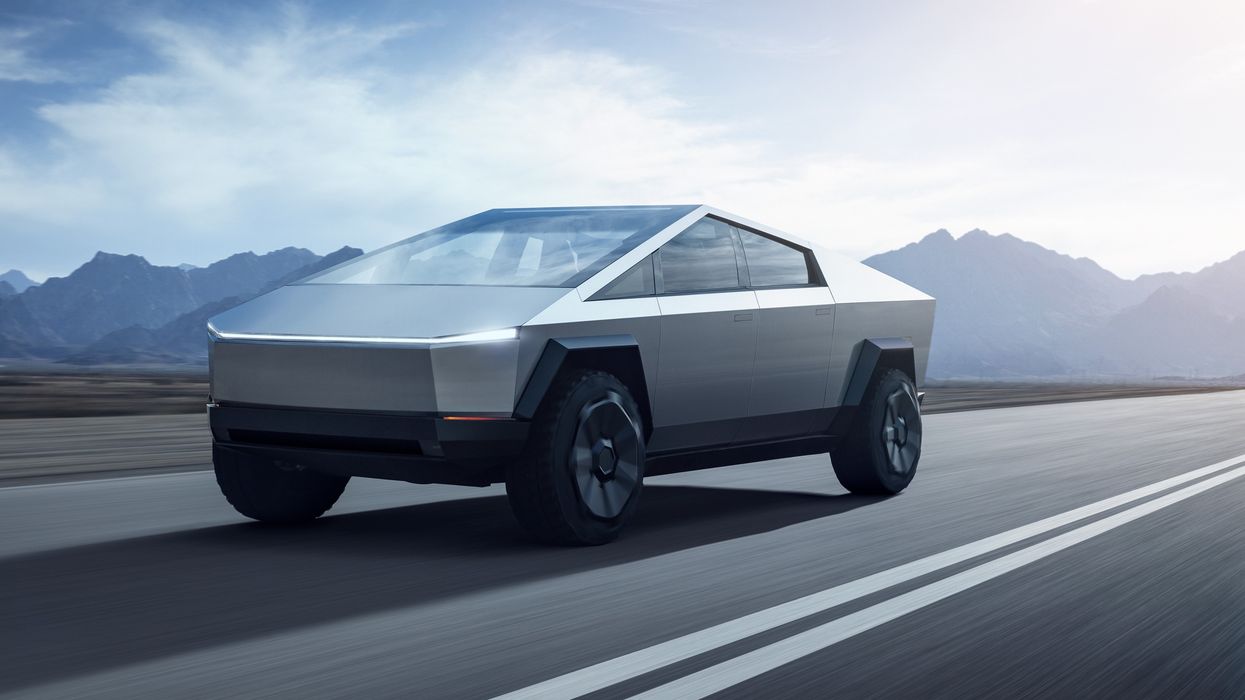 TESLA CYBERTRUCK