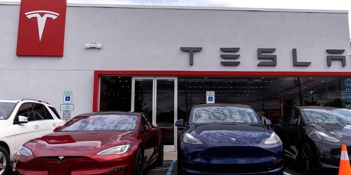 Tesla convicted of ‘failing to cooperate with police forces’ and slapped with £20,000 in fines Tesla convicted of ‘failing to cooperate with police forces’ and slapped with £20,000 in fines