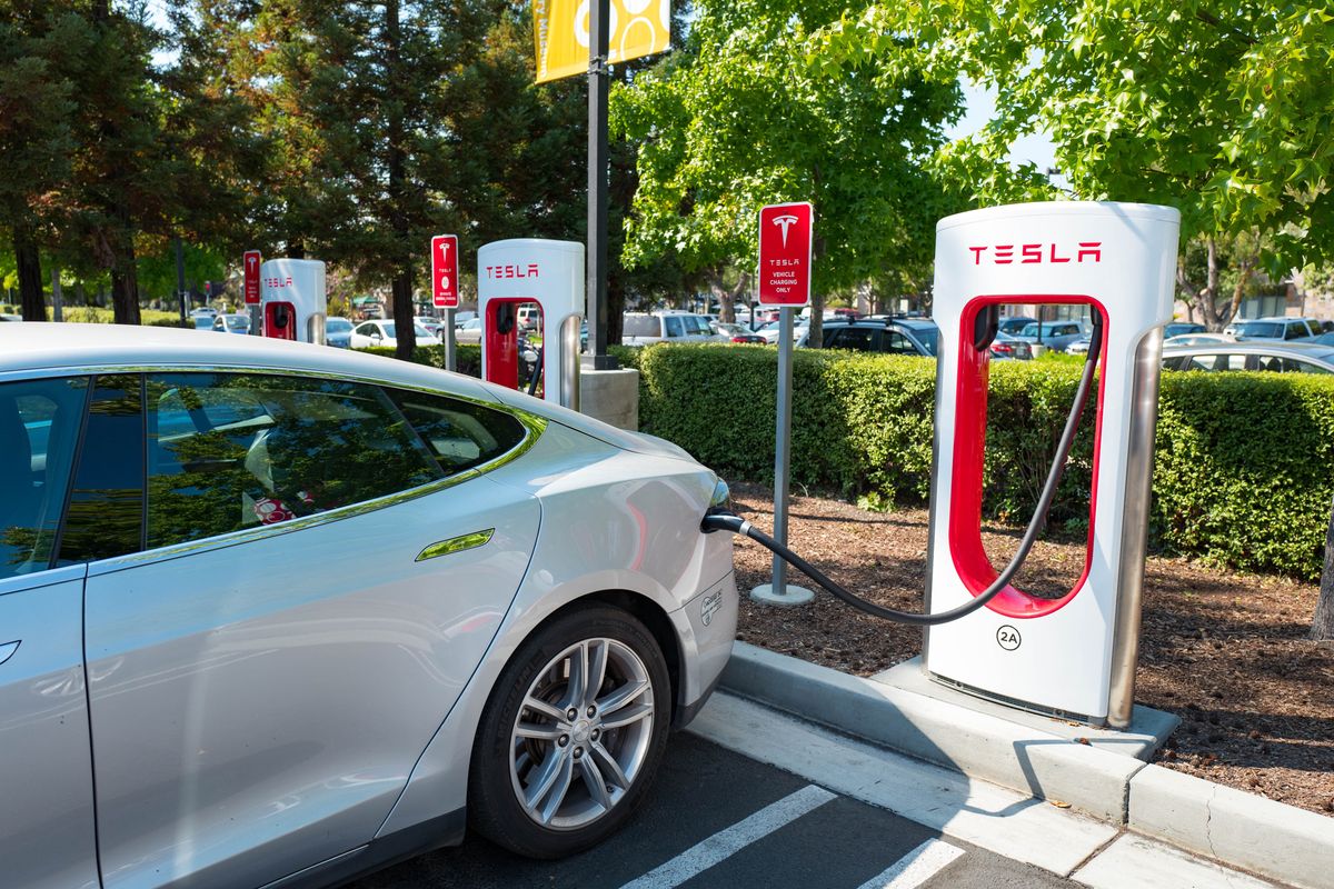 Tesla electric car charging 