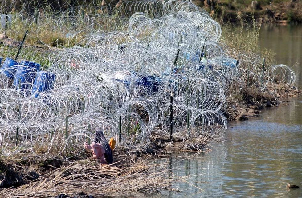 Η Εθνική Φρουρά του Τέξας εγκατέστησε συρματόπλεγμα και συρματόπλεγμα | Reuters