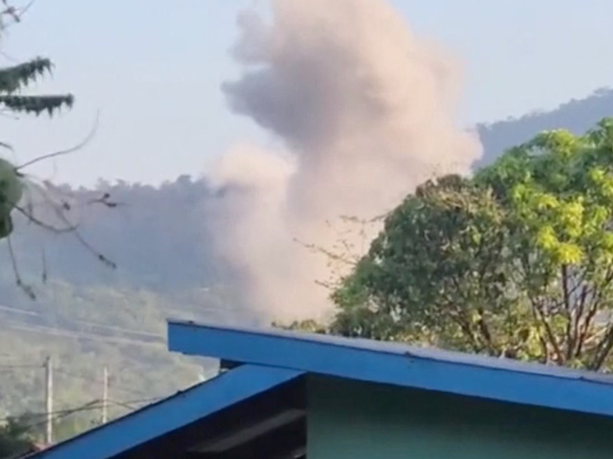 Thailand air strikes Cambodia