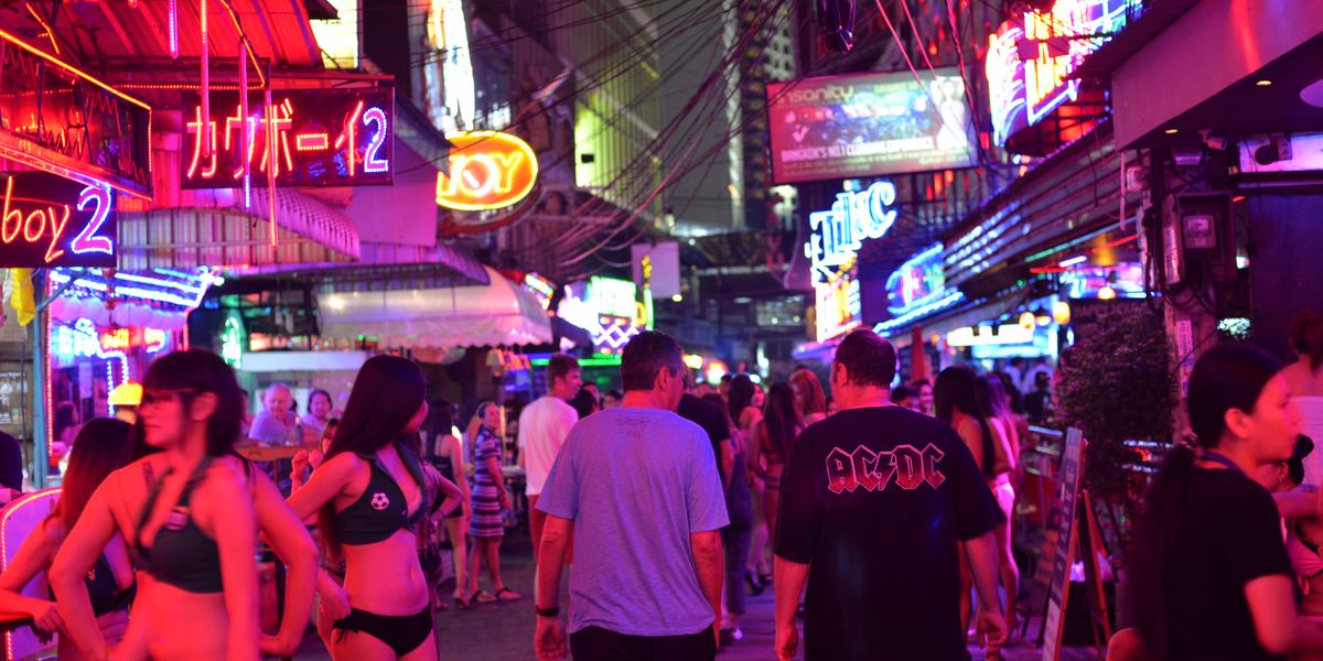 NextImg:British father 'killed Russian paedophile with ONE punch for saying he wanted to have sex with his underage daughter' in Thailand