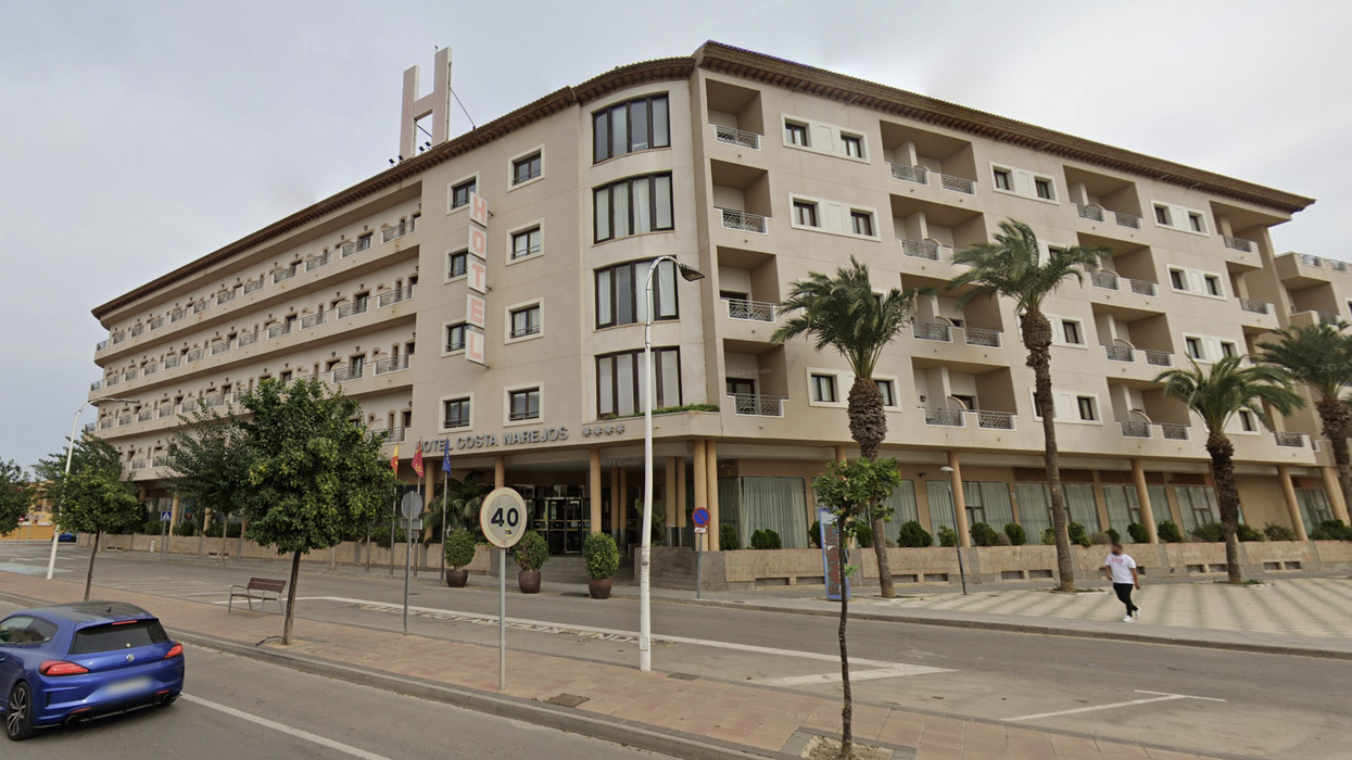 The 50-year-old husband and his 48-year-old wife were staying at the Costa Narejos Hotel in Los Narejos