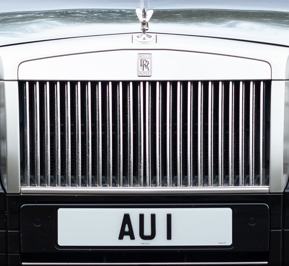 The "AU 1" number plate