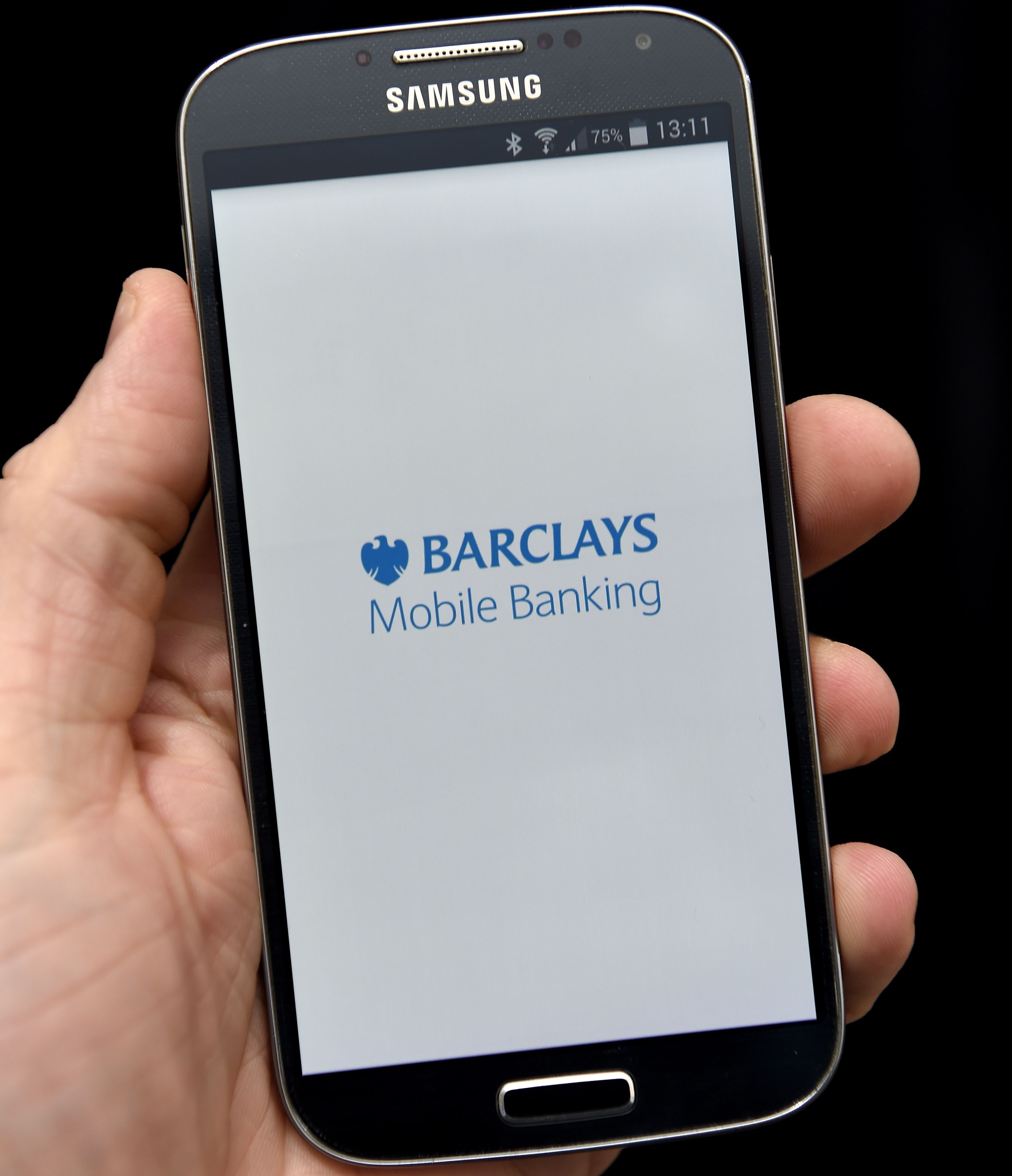 The Barclays banking app is used on a Samsung Galaxy S4