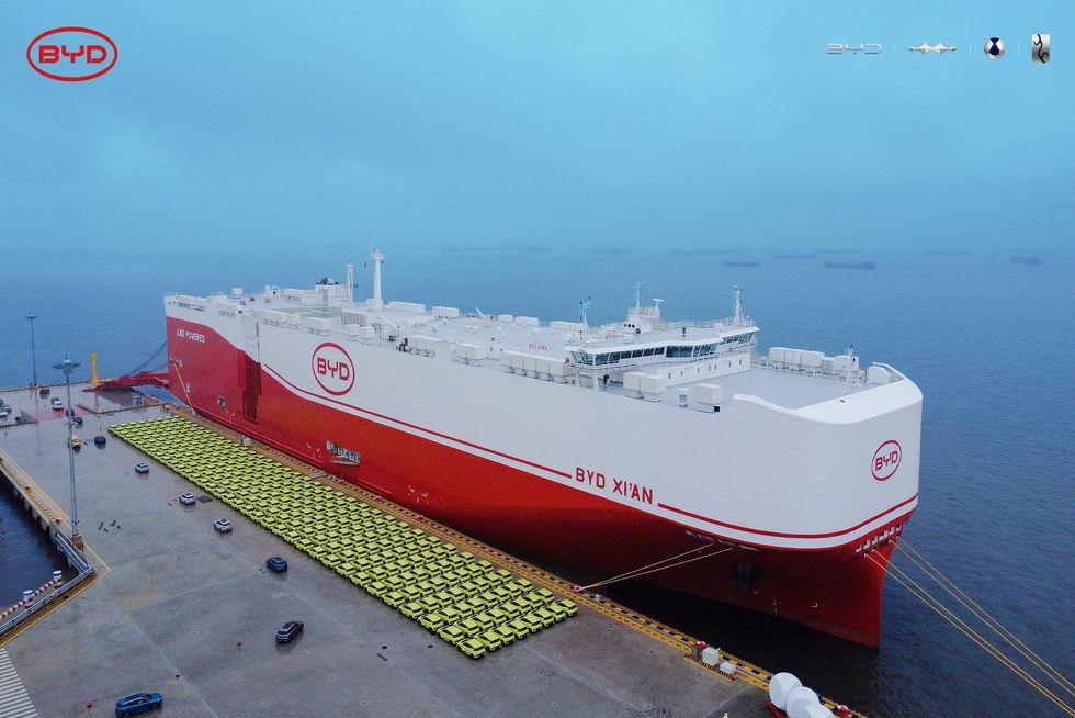 The BYD Xi'an ship is carrying 7,000 'new energy vehicles\u200b' to Europe