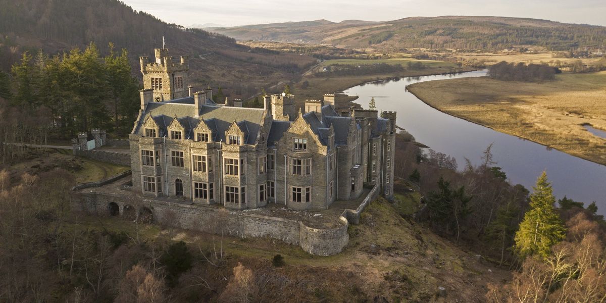 NextImg:Trans castle owner sells £5m property after blaming social media abuse