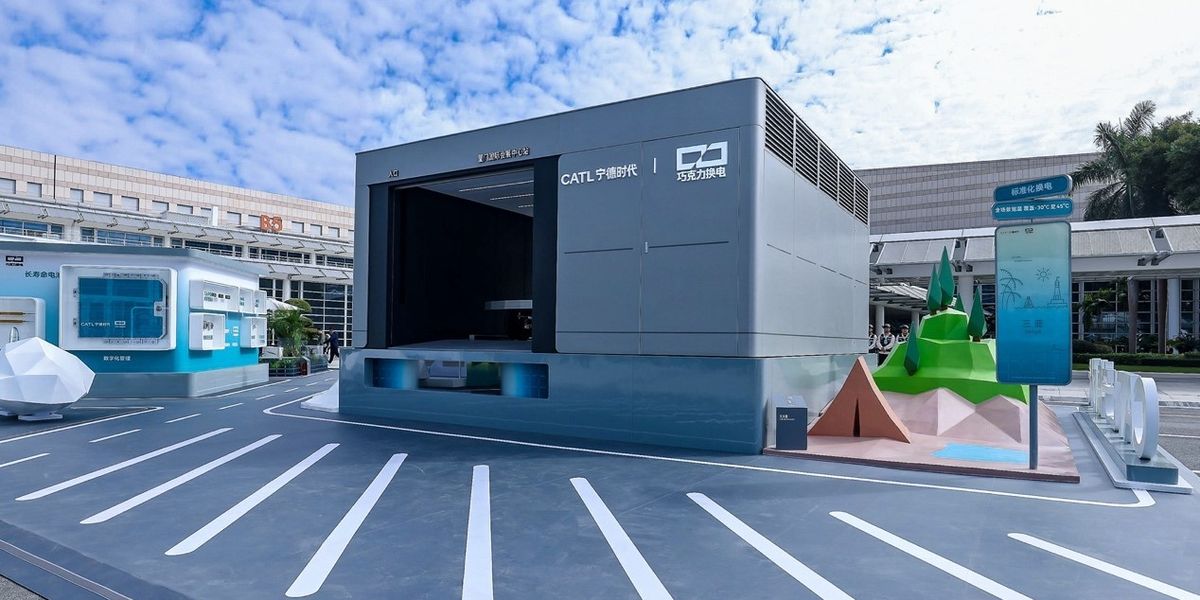 NextImg:Revolutionary electric car charging breakthrough allows drivers to swap batteries in just 100 seconds