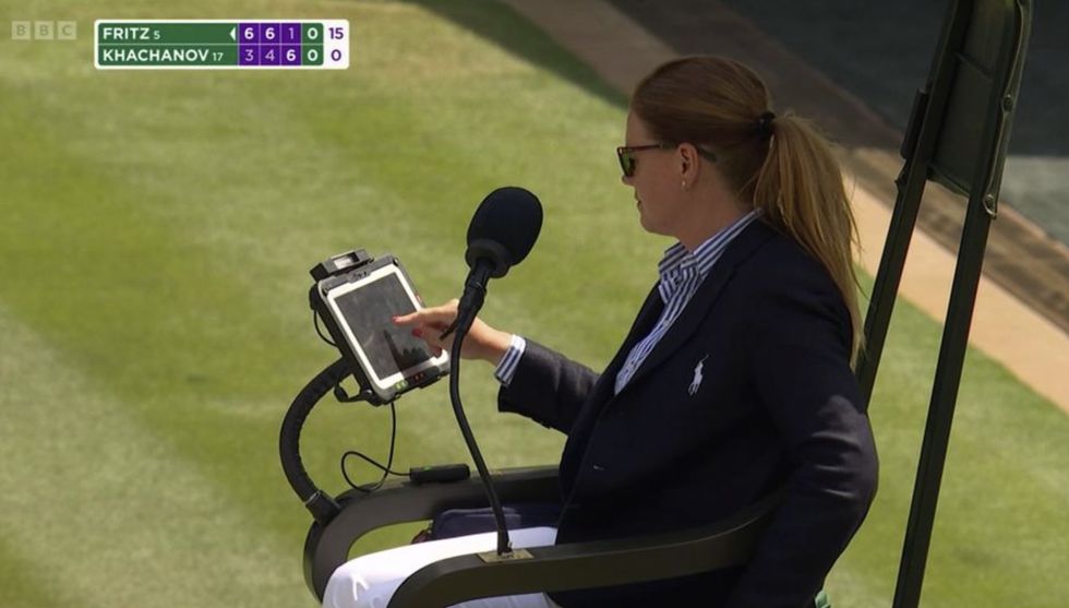 The chair umpire had to call for help after more tech issues