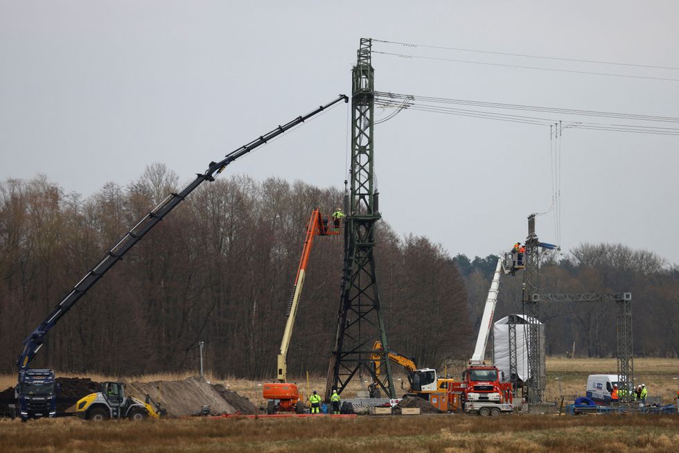 The damaged electricity pylon\u200b