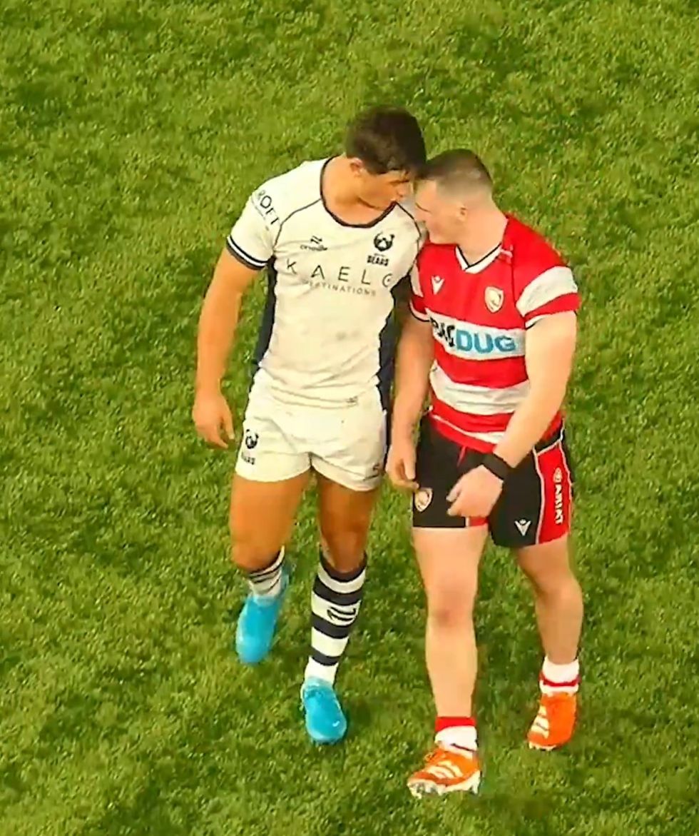 The disagreement continued after both Louis Rees-Zammit and Caio James were shown yellow cards