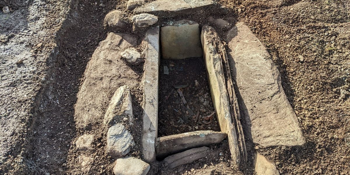 Bronze Age remains discovered in mysterious long-lost burial chamber Bronze Age remains discovered in mysterious long-lost burial chamber