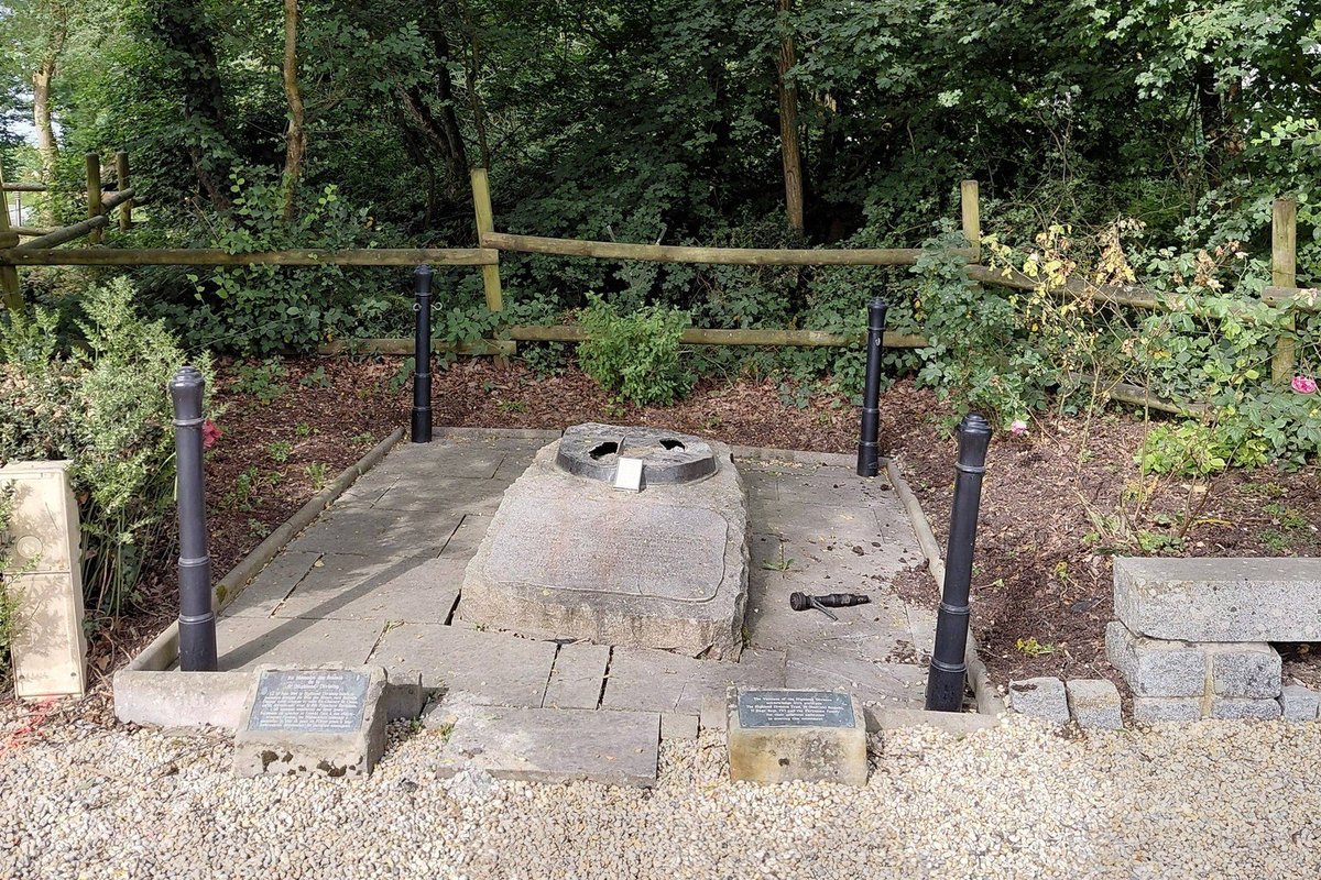 The empty plinth