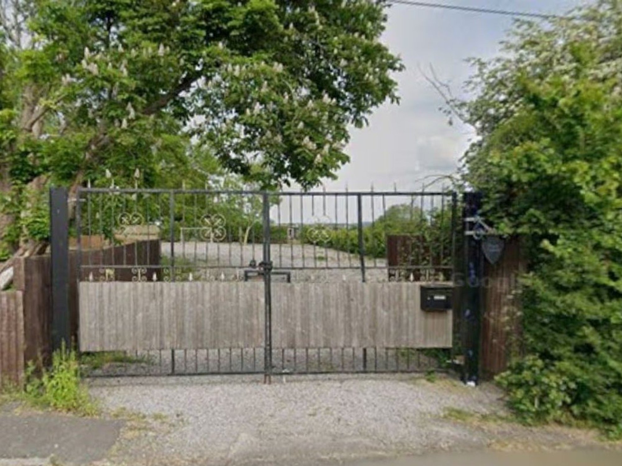 The entrance to Chapel Orchard