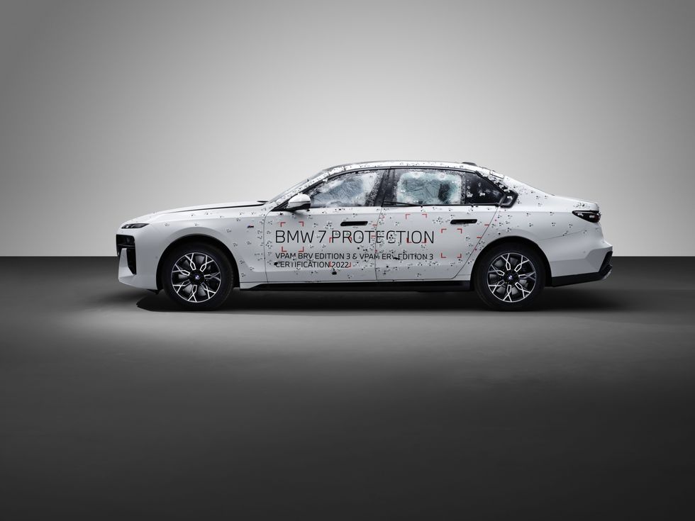 The exterior of the BMW i7 Protection