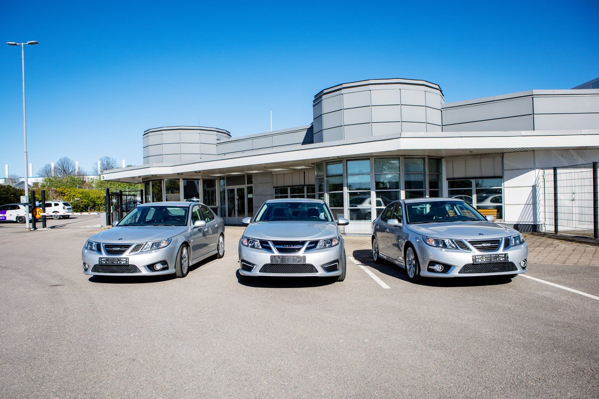The final Saab and Nevs electric cars have been sold at a final auction at the Trollhättan factory