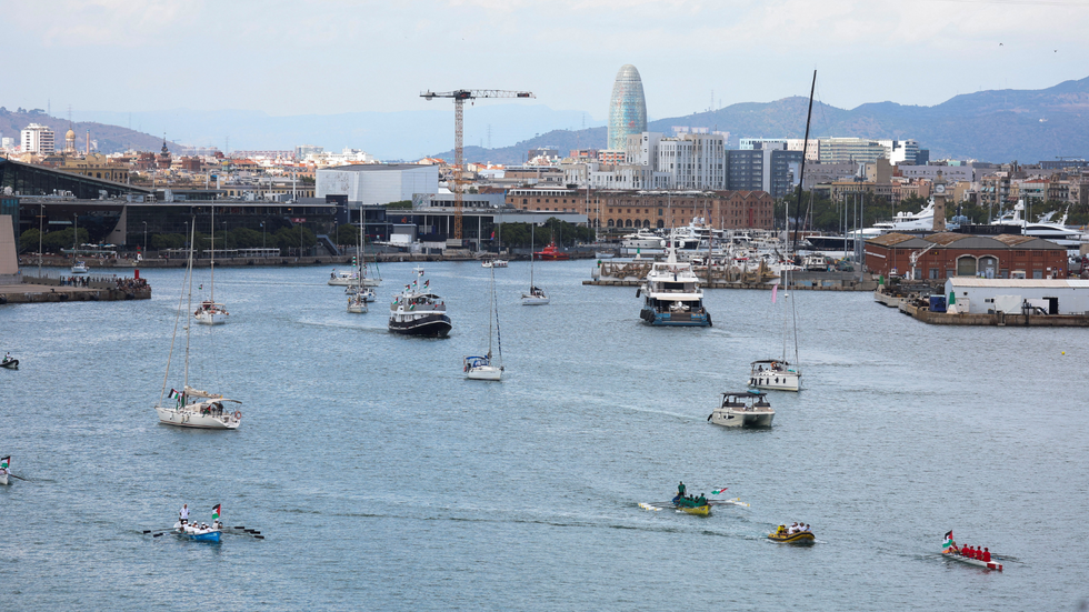 The flotilla leaving Barcelona