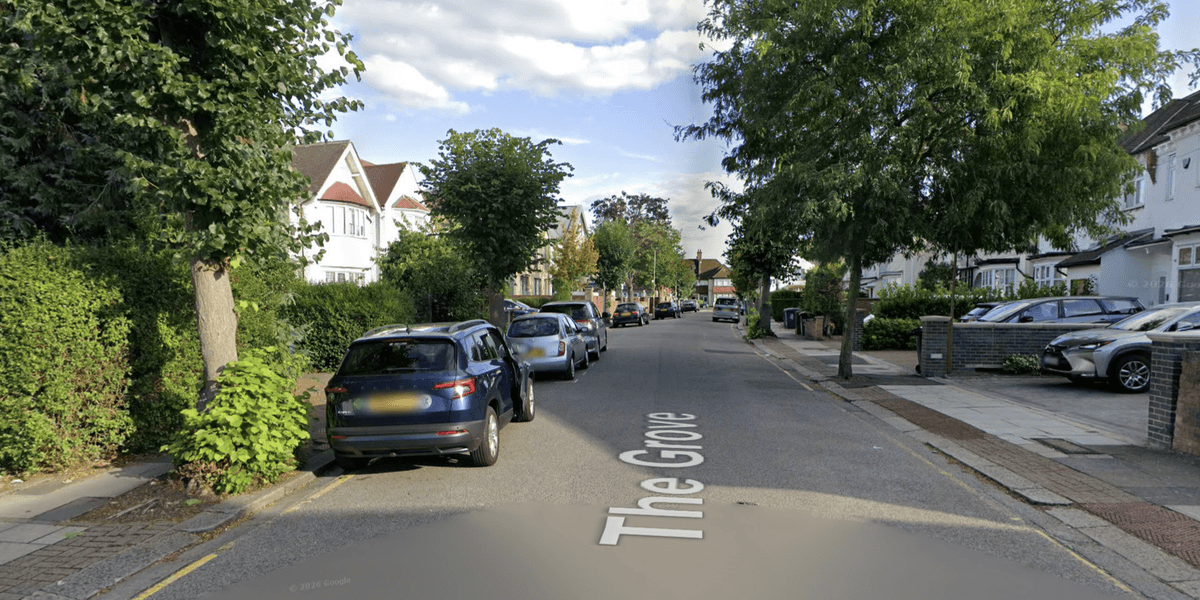 Met Police launch investigation after Jewish man ‘attacked by gang while speaking Hebrew on phone’ Met Police launch investigation after Jewish man ‘attacked by gang while speaking Hebrew on phone’