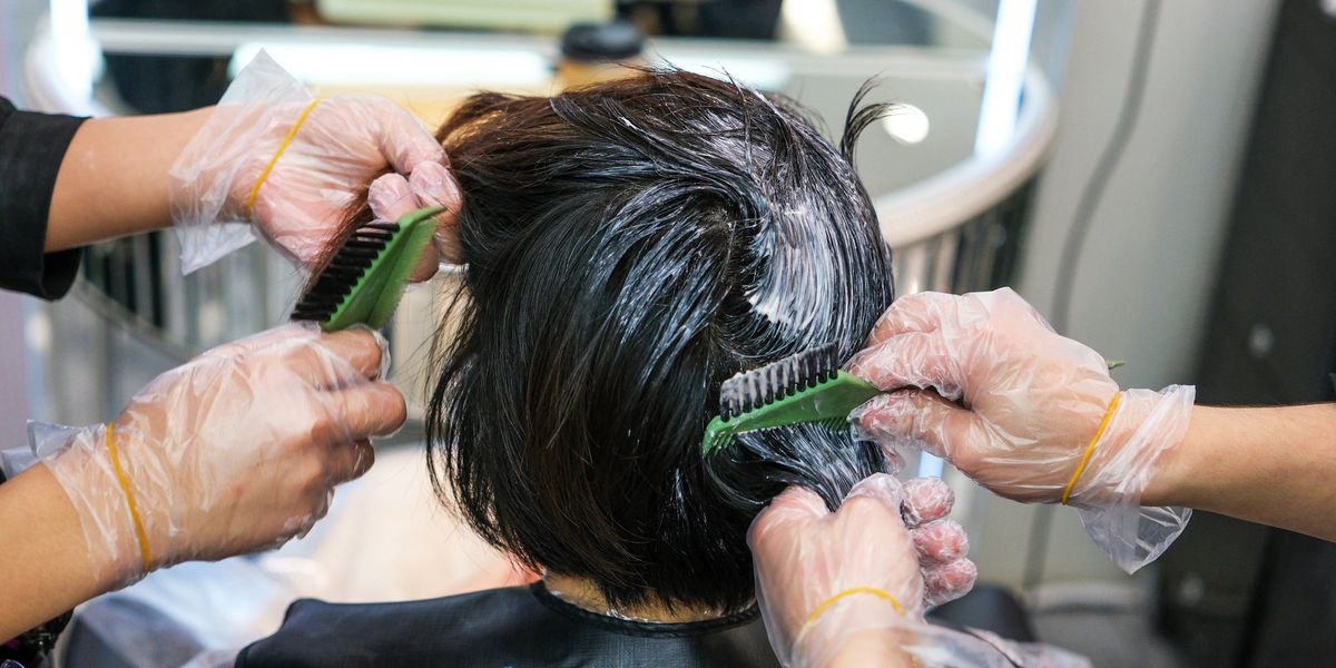 The hair colour that ‘ages you by decades’ and accentuates thinning, according to an expert The hair colour that ‘ages you by decades’ and accentuates thinning, according to an expert