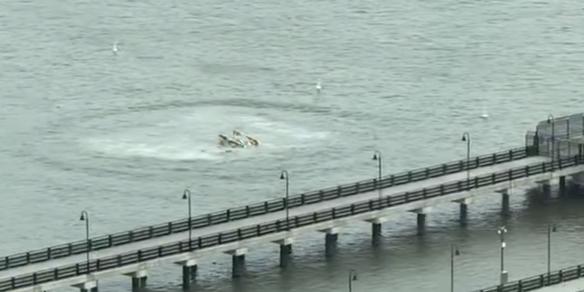 NextImg:Helicopter crashes into Hudson River as emergency services rush to horror scene