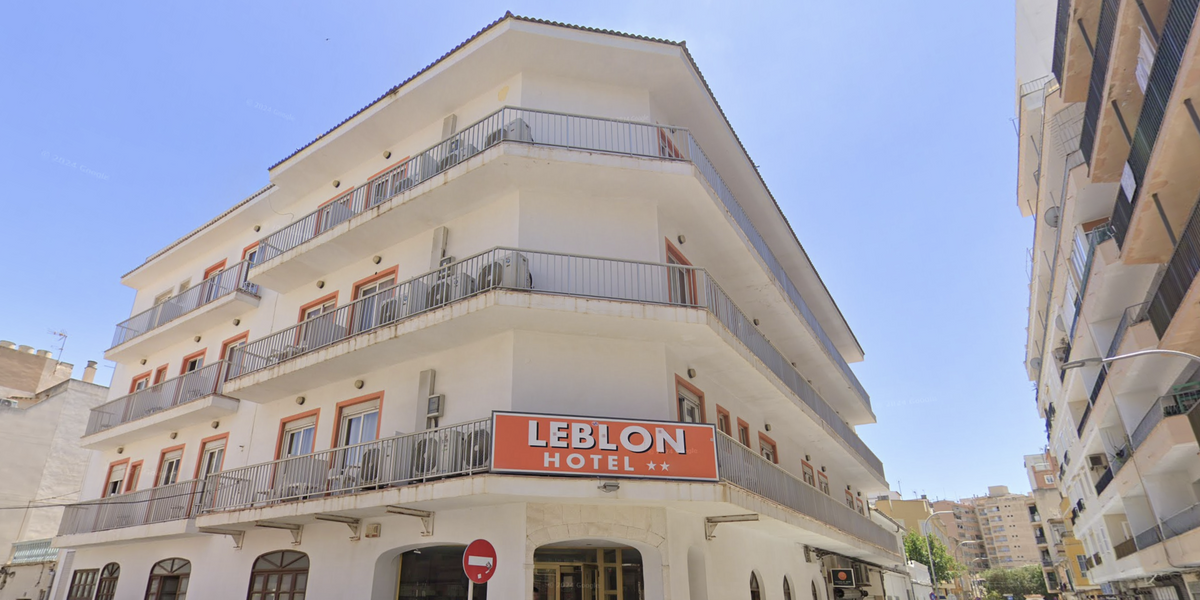 NextImg:German tourists caught 'defecating in lifts' at hotel in Spanish holiday hotspot