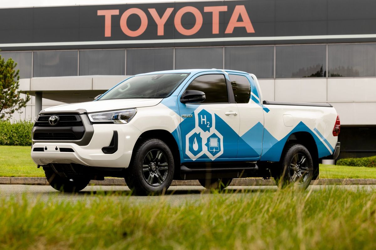 The hydrogen Toyota Hilux