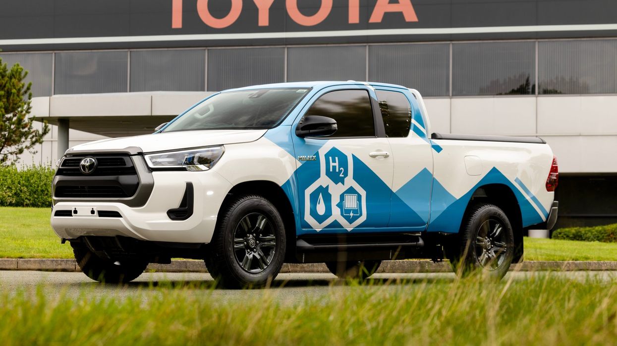 The hydrogen Toyota Hilux