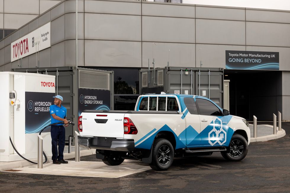 The hydrogen Toyota Hilux
