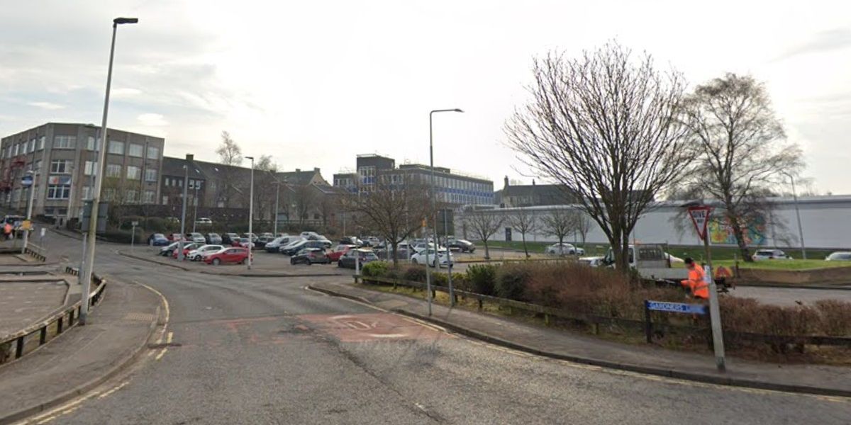 NextImg:Mum left 'devastated and traumatised' after watching 'child-snatcher' lead son, 4, away by the hand in public car park