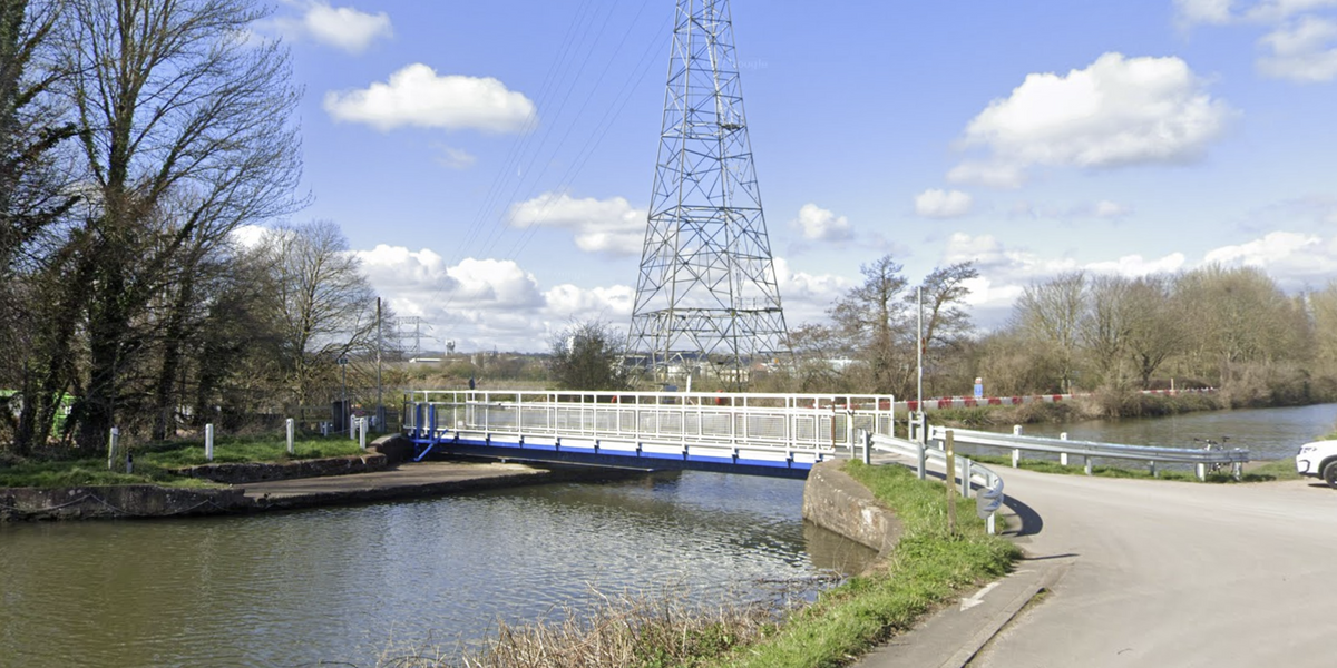 NextImg:Devon news: Teenage boy, 13, dies in horror Bank Holiday tragedy after jumping into canal