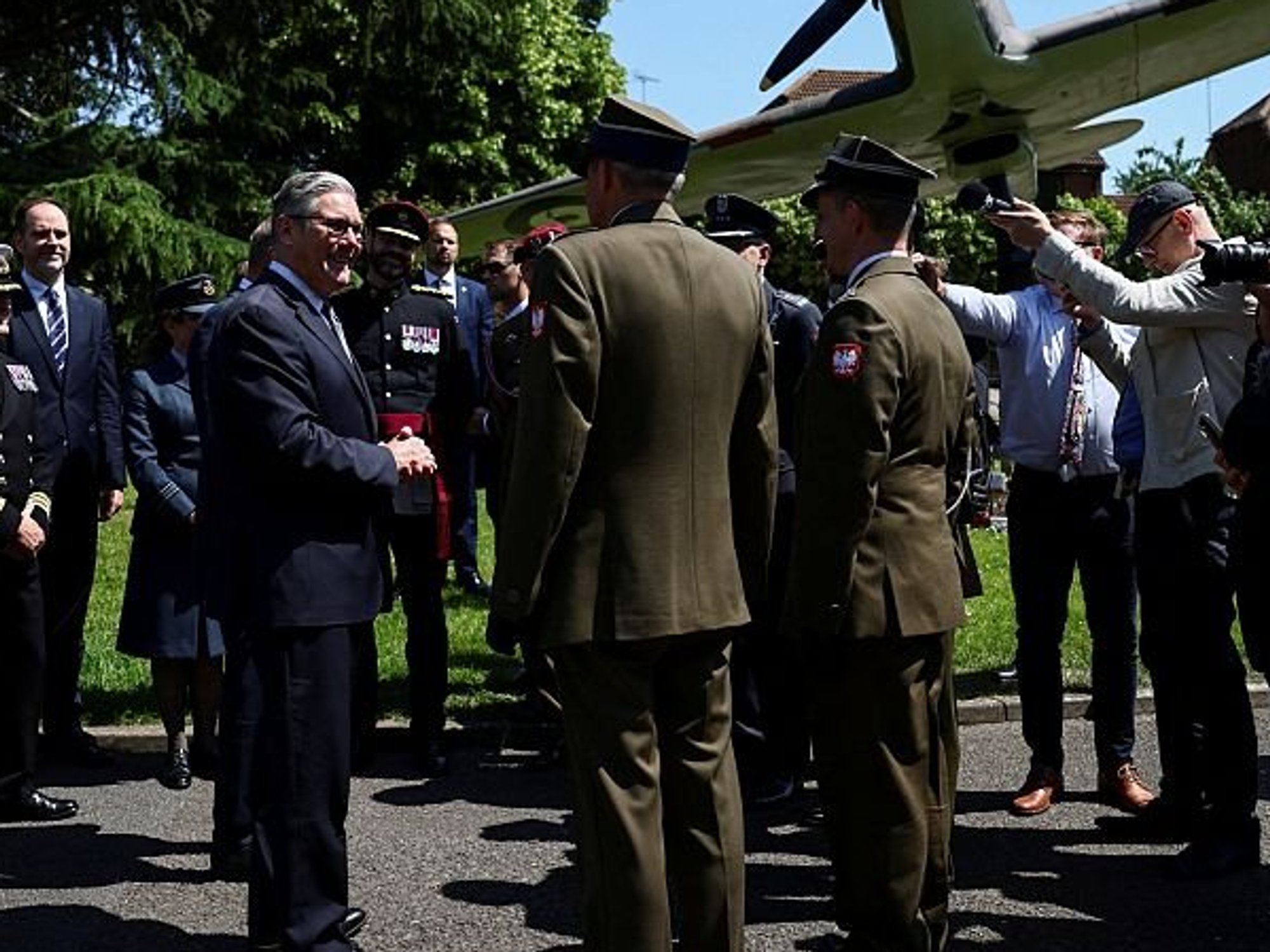 Labour urges jobless young people to join the military as youth unemployment hits 12-year high