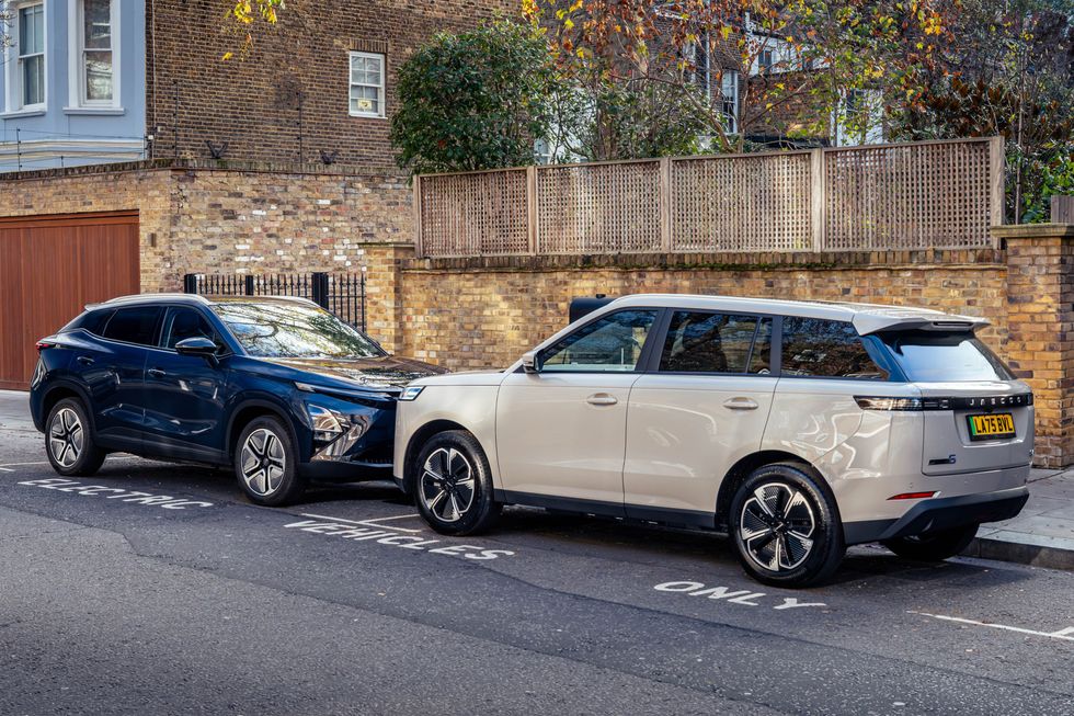 The Jaecoo E5 and Omoda E5