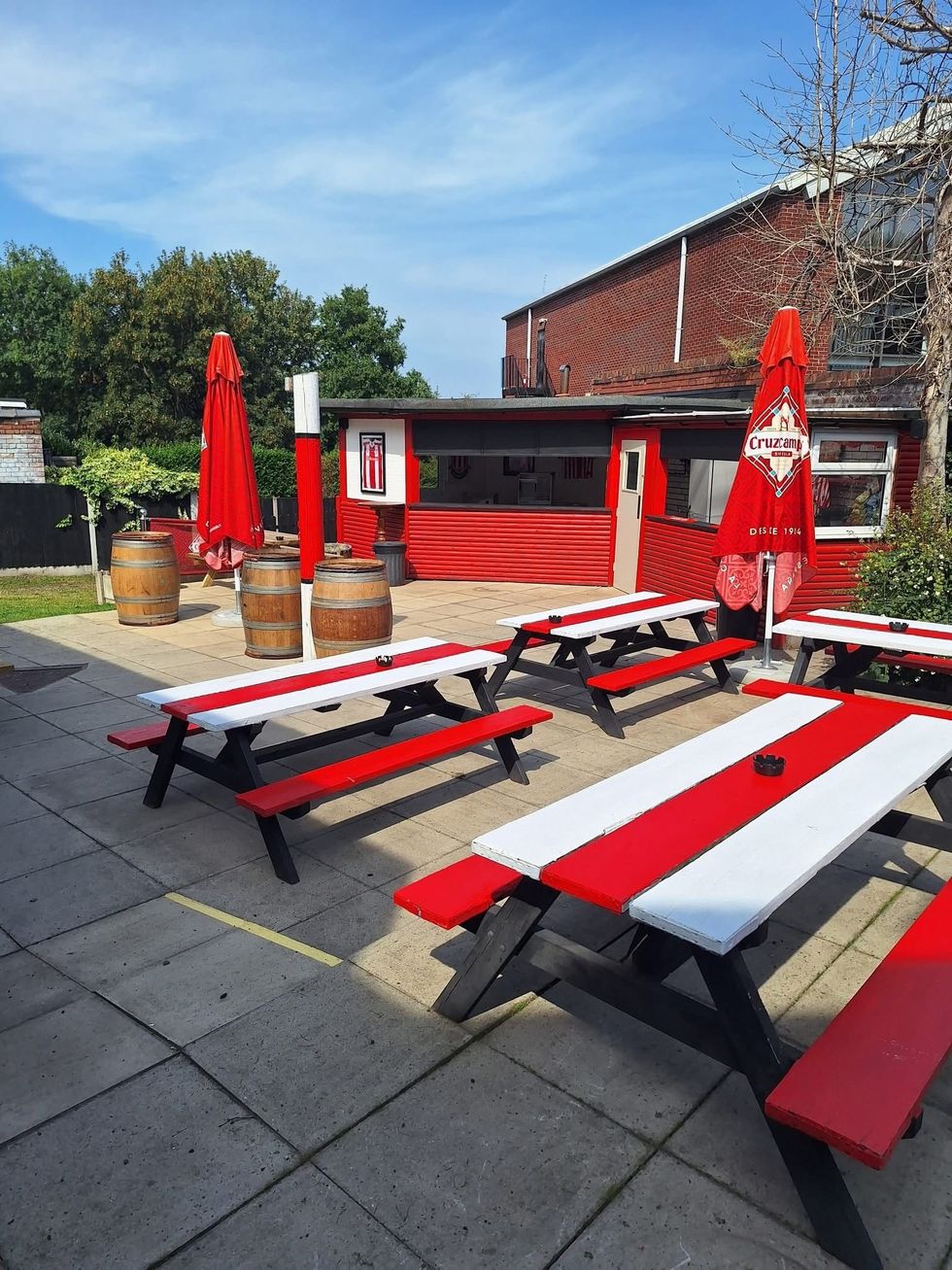 The Jolly Potters beer garden