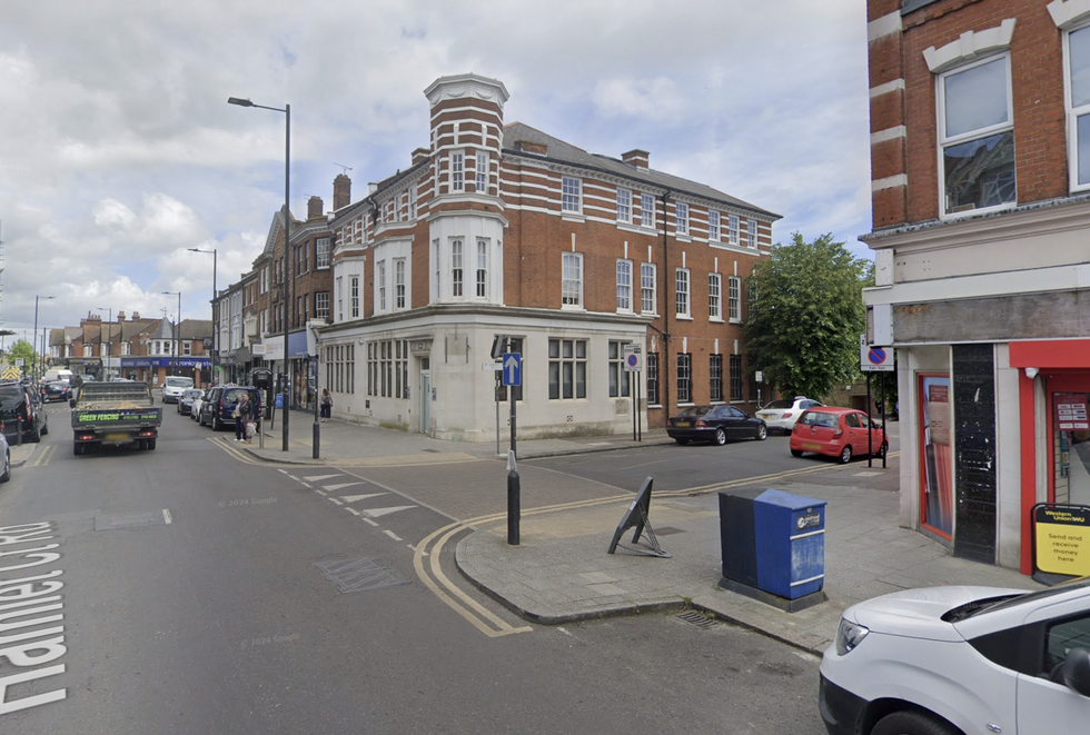 The junction of Hamlet Court Road and St John's Road \u200b