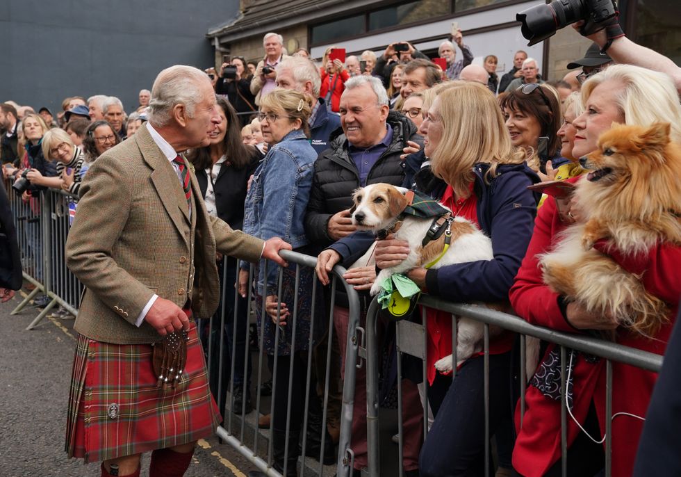 The King greeting crowds in Kinross