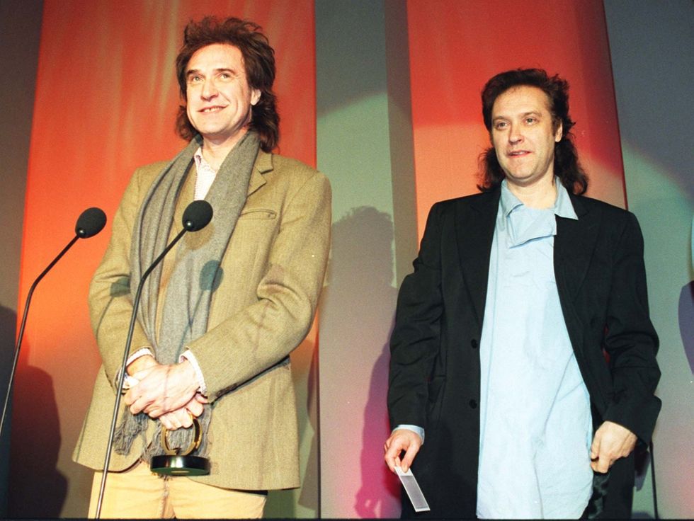 The Kinks' Ray and Dave Davies in 1996